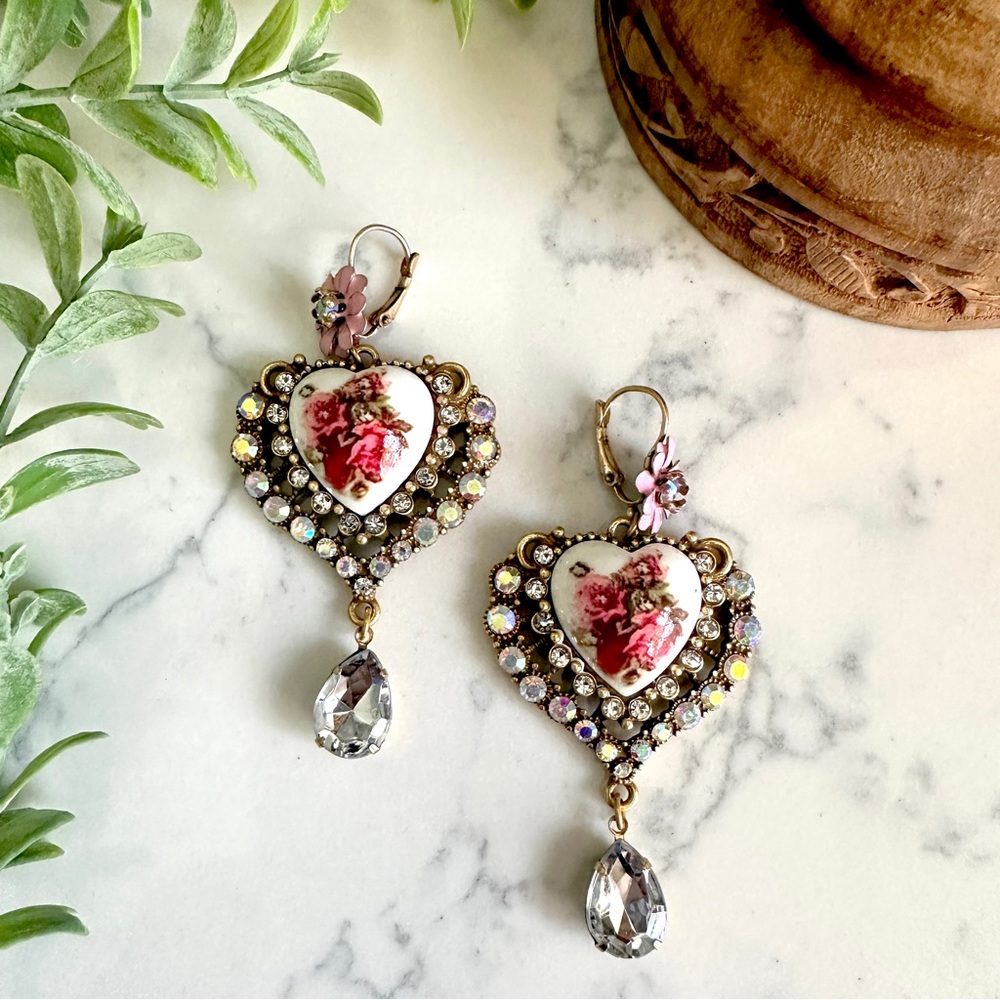 Coquette Pink Floral Heart Earrings Iridescent Rhinestones Vintage Style NEW